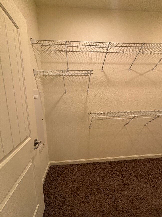 Building Photo - West Roseville Solar! 3 Bedroom, Plus den/...