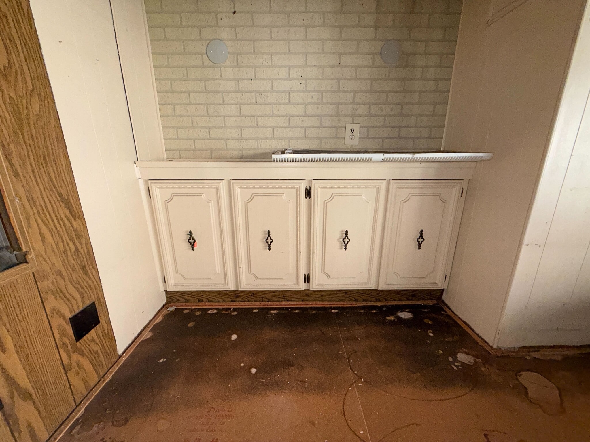 Building Photo - 3601 E Wyoming Ave