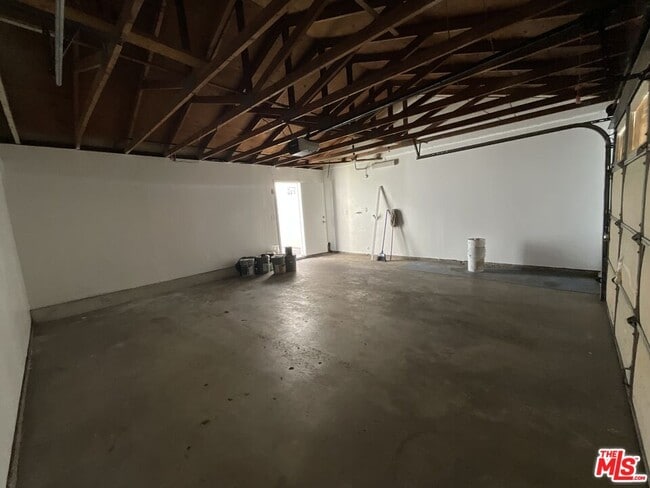 Building Photo - 142 E Merrill Ave