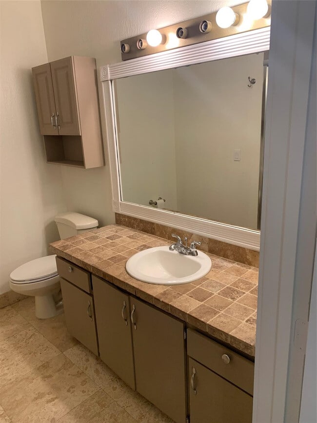 Building Photo - 1700 NW 4th Ave