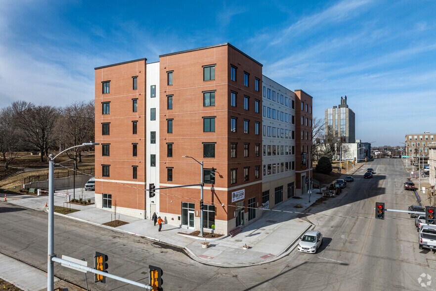 Building Photo - City Hall Place