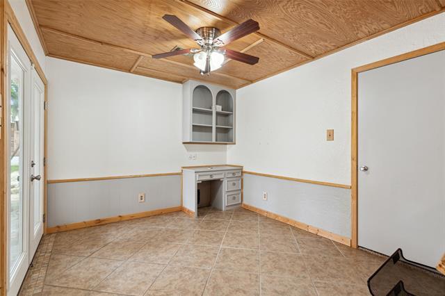 Building Photo - 913 Harwood Terrace