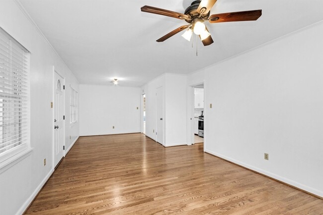 Building Photo - 1510 N San Jacinto St