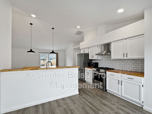 Building Photo - 10266 W Silver City St