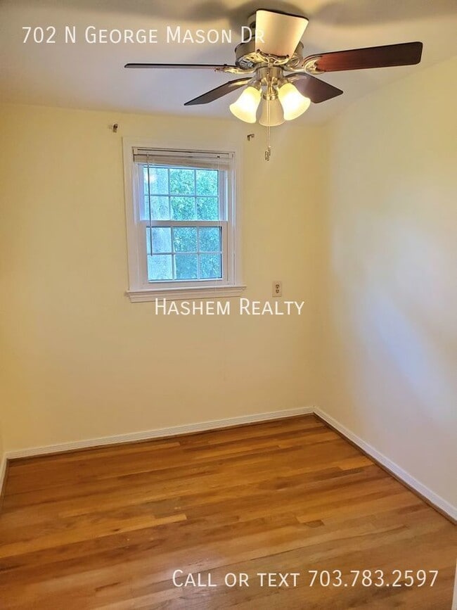 Building Photo - 702 N George Mason Dr