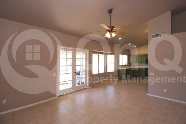 Building Photo - 10879 E Kalil Dr