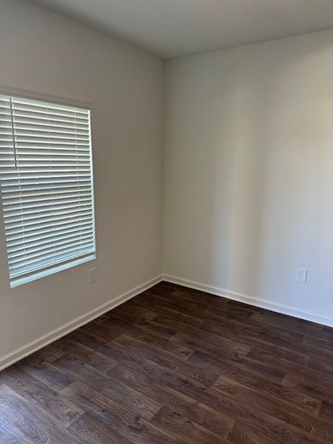 Building Photo - Beautiful Open Concept townhome in growing Middleburg!!!