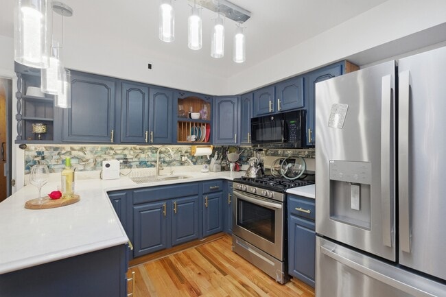 Building Photo - 9728 S Tripp Ave