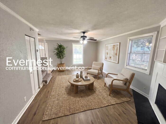 Building Photo - 811 Glade View Ct