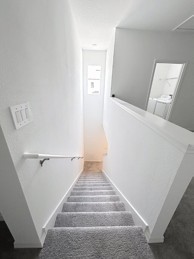 Building Photo - Beautiful New Townhome in The Townes at Cross Creek | New Tampa!