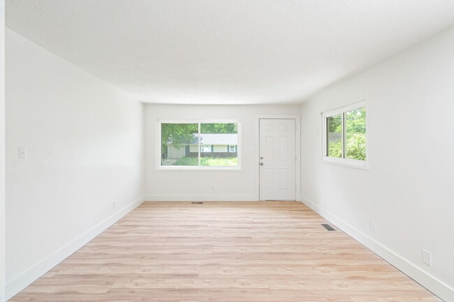 Building Photo - 415 Taliwa Dr