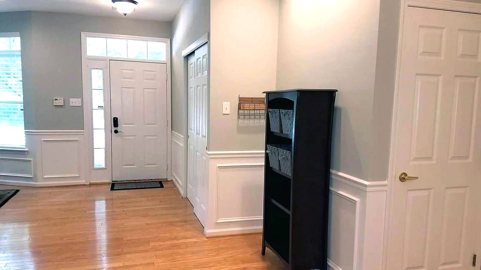 entrance - 305 Dresher Woods Dr