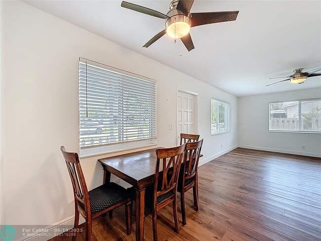 Building Photo - 50 NE 56th Ct