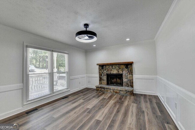 Building Photo - 1530 Plunketts Rd