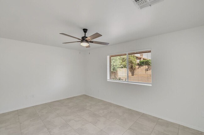 Building Photo - Gorgeous 4-Bedroom Home in Prime 85254 Loc...
