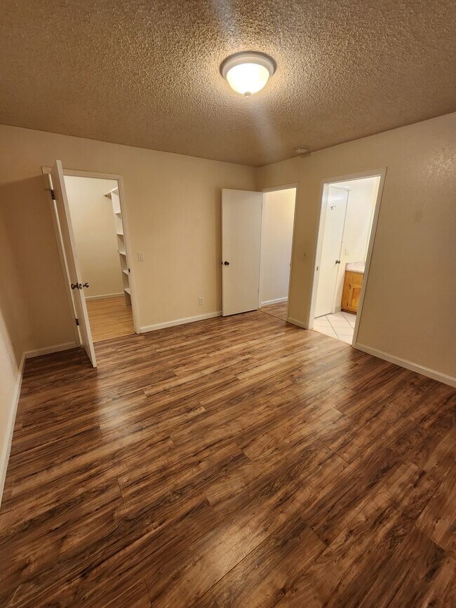 Building Photo - 2 Bed, 1 Bath Single Level Grover Beach Condo- Small Pets Considered