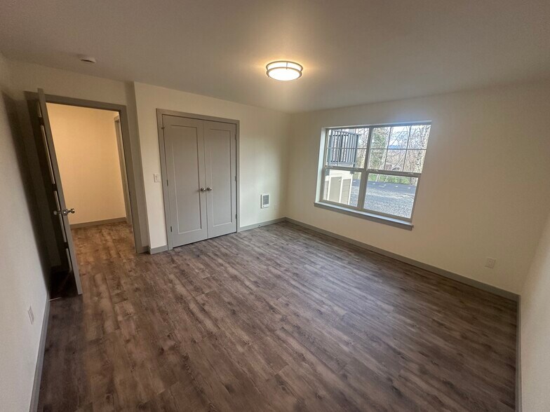 Primary bedroom - 4249 King Mountain Rd