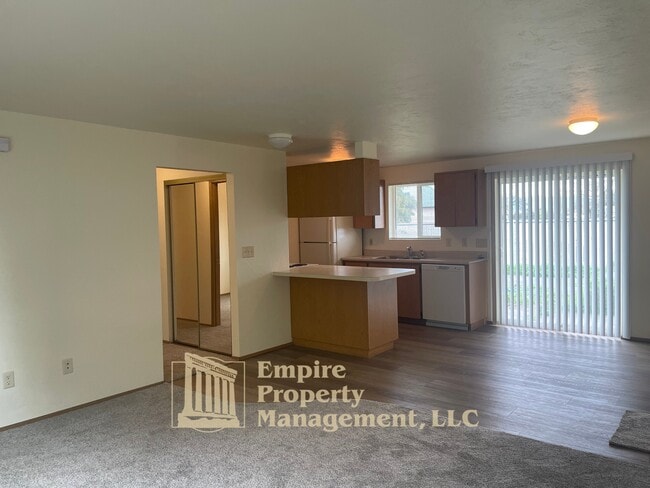 Building Photo - 1961 Taft St