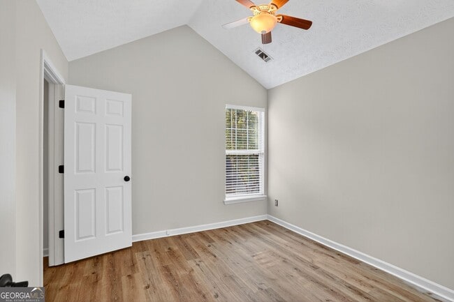 Building Photo - 1308 Gates Cir SE