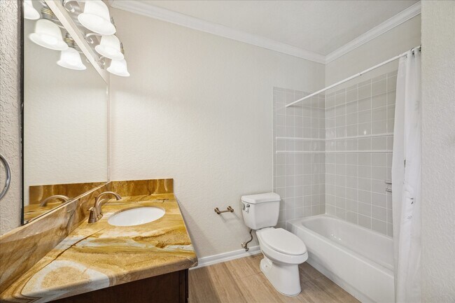 Building Photo - 22621 Bay Point Dr