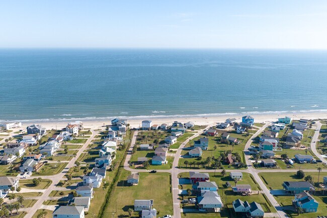 Building Photo - 4211 Surf Dr