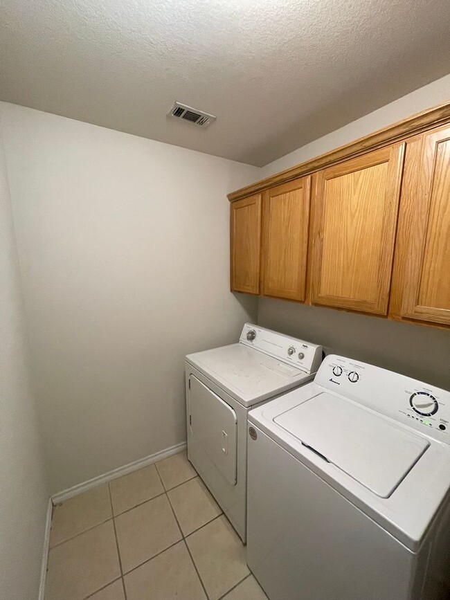 Building Photo - 3762OLD