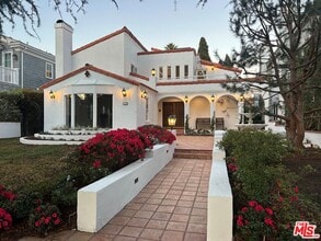 Building Photo - 459 21st Pl