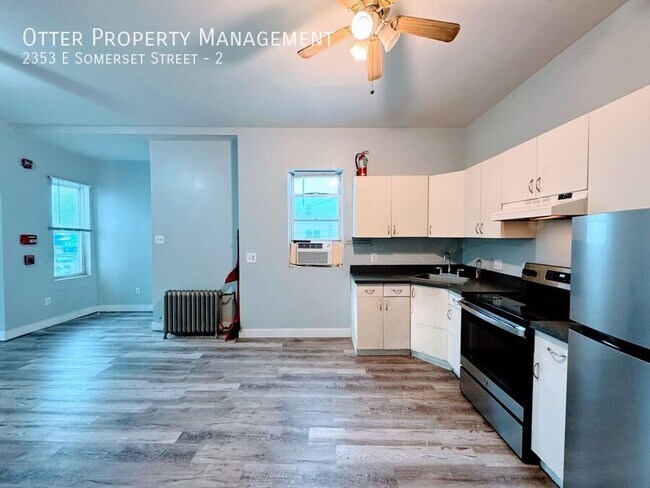 Building Photo - 2353 E Somerset St