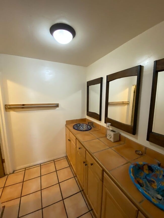 Building Photo - 6636 Del Playa Dr