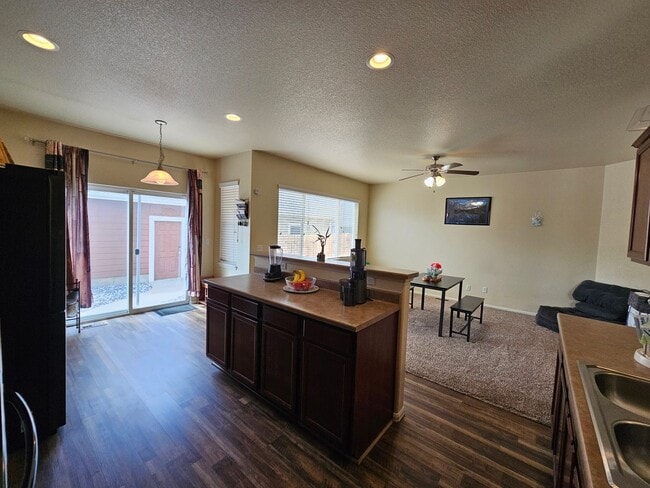 Building Photo - 3 Bed 3 bath house in 80916!