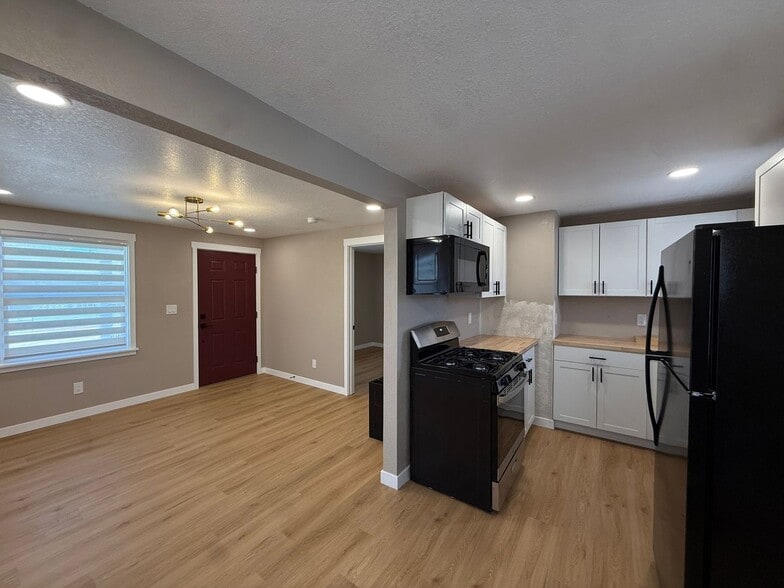 Building Photo - 39 Sunflower Rd