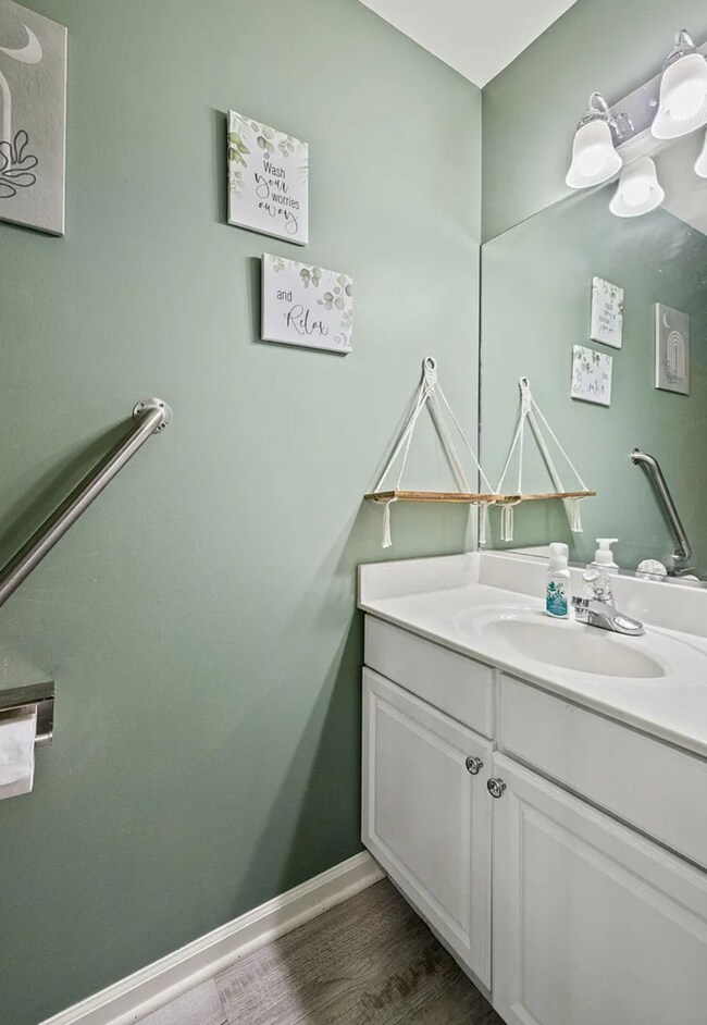 Building Photo - Spacious, Stylish, and Full of Charm – 3 bedroom home in Lexington | $1,900/mo