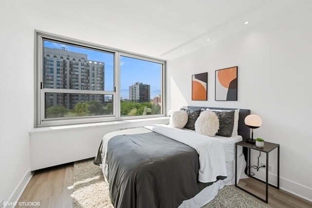 Building Photo - 1255 N Sandburg Terrace