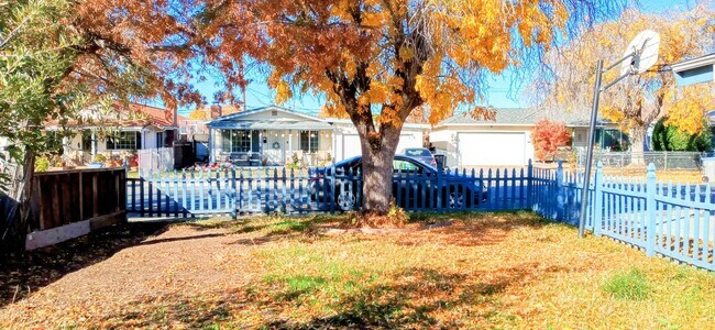 Building Photo - Refurbished 3bd Single Story House With Carport & Large Yards