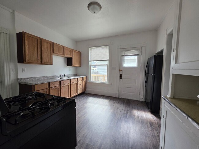 Building Photo - 1801 N Wisconsin St