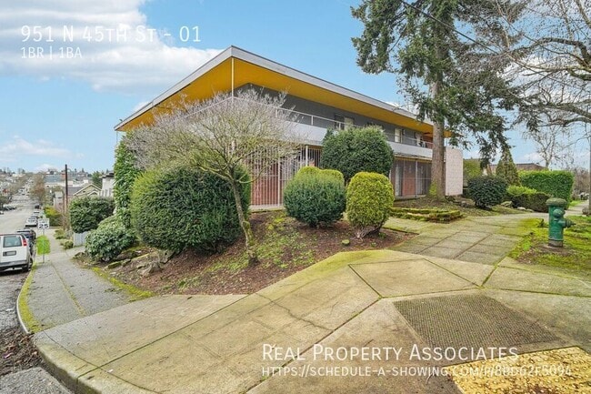 Building Photo - 951 N 45th St