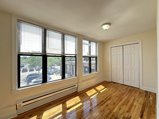 Building Photo - 347 Park Ave