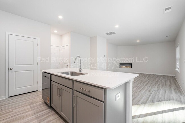 Building Photo - 142 Rustling Waters Dr