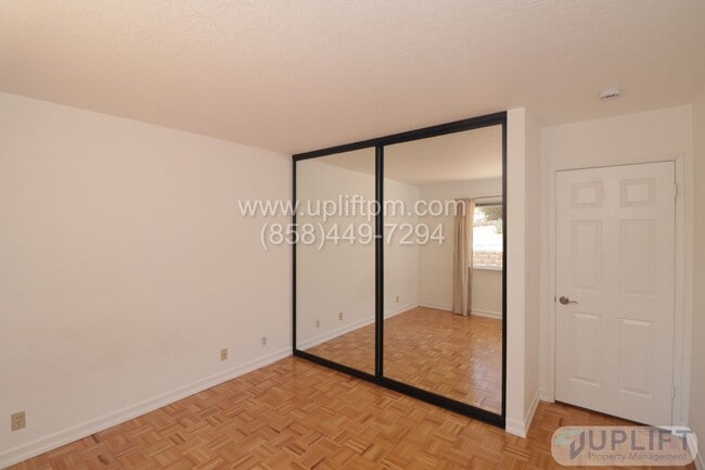 Building Photo - 3 Bedroom 2 Bathroom in Country Estates