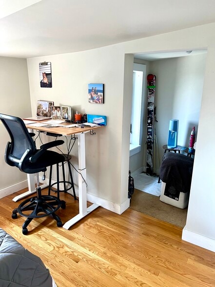 Building Photo - 197 S Winooski Ave