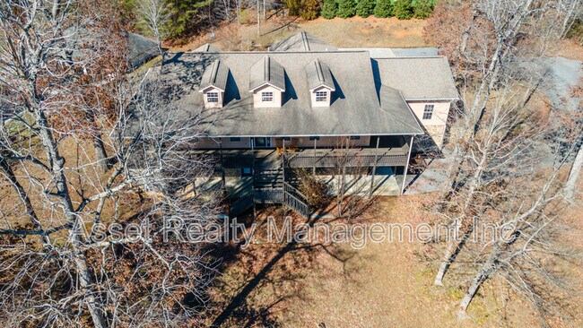 Building Photo - 306 White Cap Ln