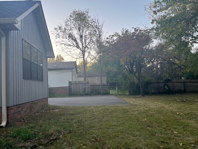 Building Photo - 665 Dutchmans Dr