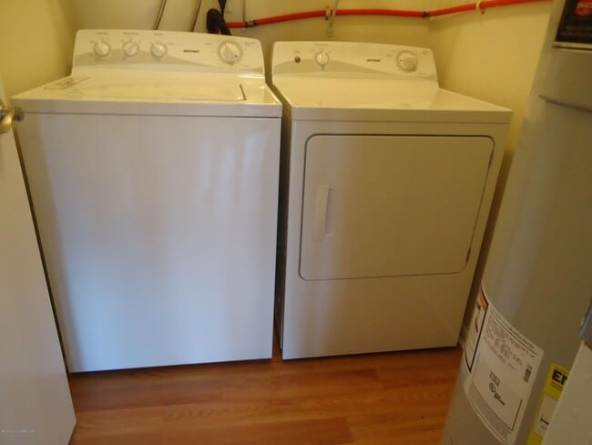 Building Photo - 142 Cross Slope Ct