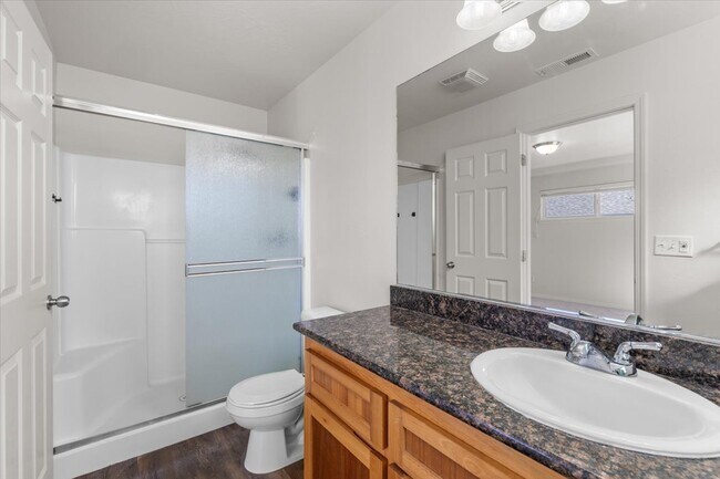 Building Photo - 2350 Finch Ln