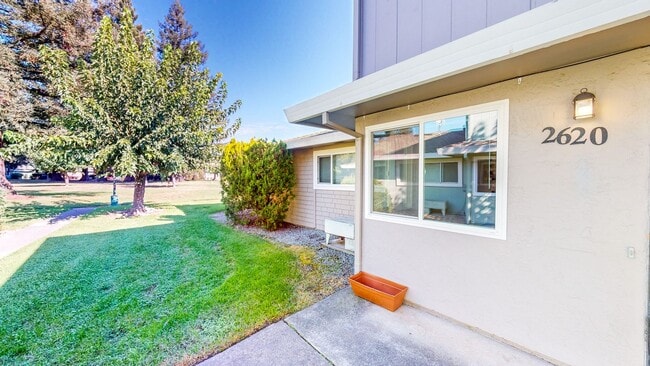 Building Photo - Rent Special! $100 off every month for duration of 1 year lease if moved in by February 1st! 2 St...