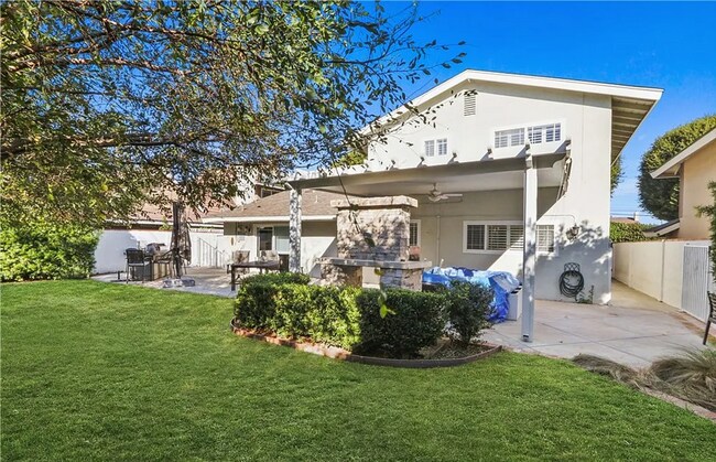 Building Photo - Huntington Beach Home with Massive Curb Appeal!