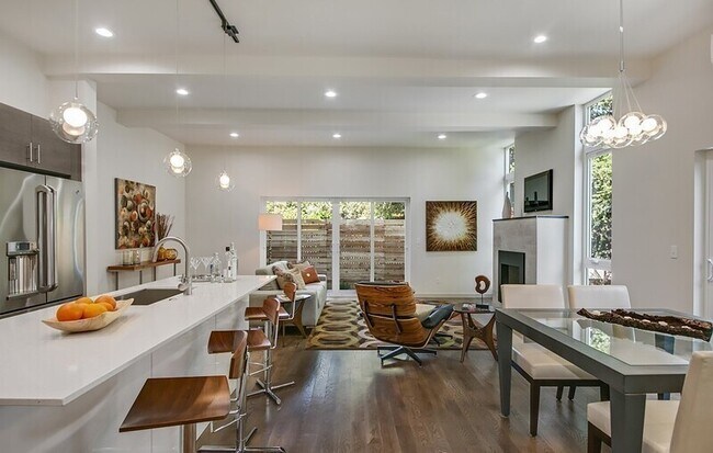 Building Photo - 3516 NE 87th St