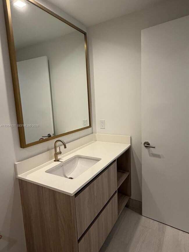 Building Photo - 77 SE 5th St