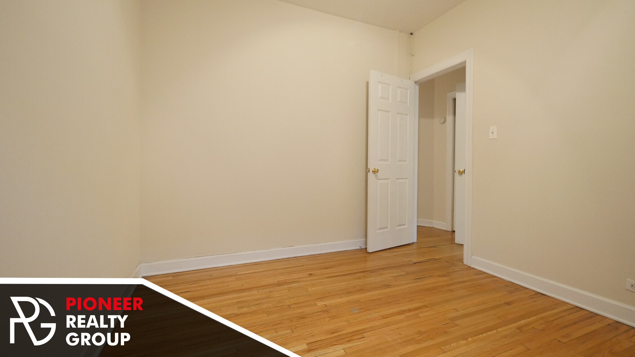 Building Photo - 3732 N Pine Grove Ave