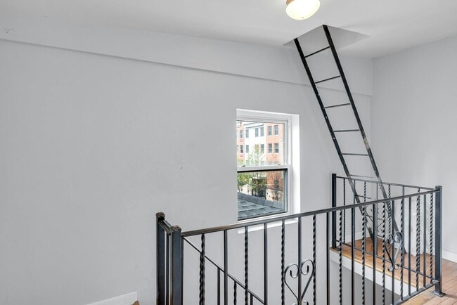 Building Photo - 65 St Pauls Ave